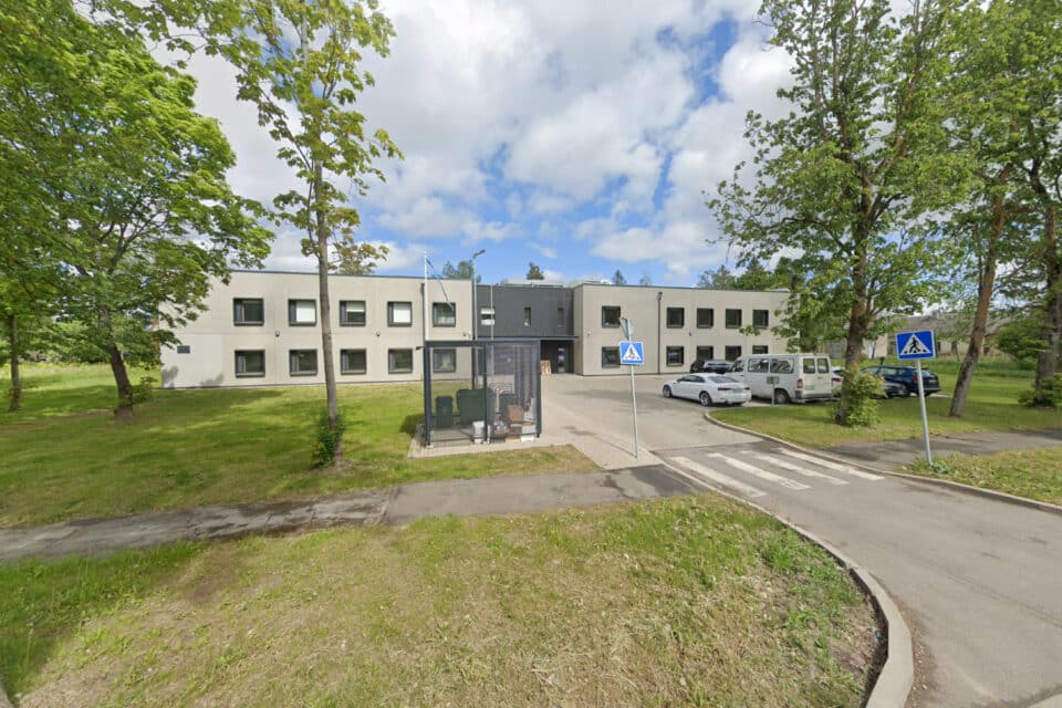 Maja sai valmis, aga tüli alles siis algas: Sillamäel aadressil Tervise 17 asuv hoone, mille ehitusele järgnes kohtuvaidlus.