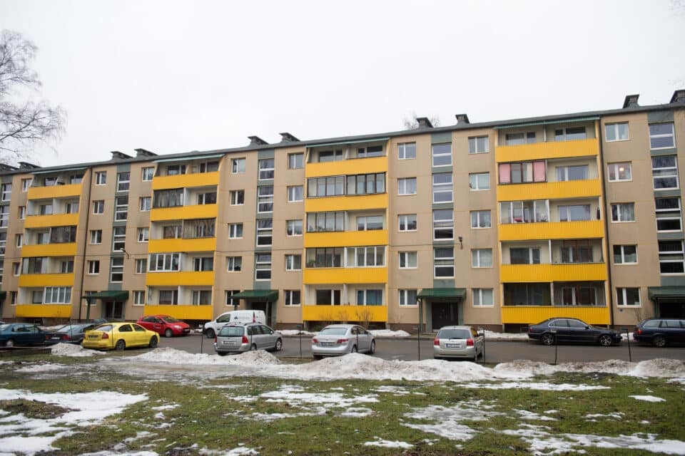 Novembris maksis Tallinna korteri ruutmeeter keskmiselt 3105 eurot ning aastaga on ruutmeetri hind jäänud sisuliselt samale tasemele. Sealhulgas pealinna uue korteri ruutmeeter maksis novembris keskmiselt 4141 eurot ja vanema korteri ruutmeeter 2774 eurot.