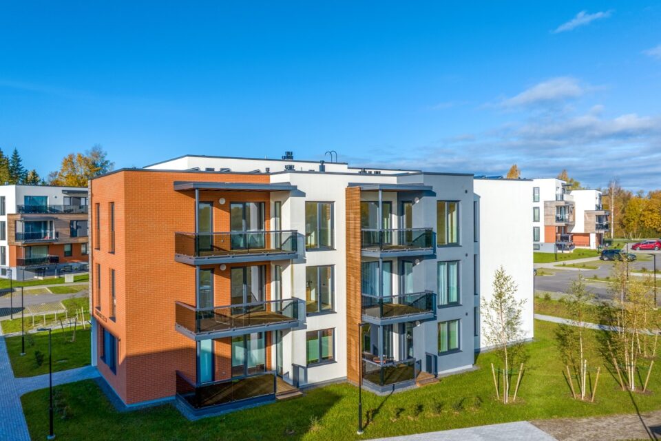 Erminurme viienda etapi kaks kortermaja on kolmekorruselised A-energiaklassiga hooned, milles valmib kokku 36 korterit. Kahe- kuni neljatoaliste korterite suurused jäävad vahemikku 48–91 ruutmeetrit.