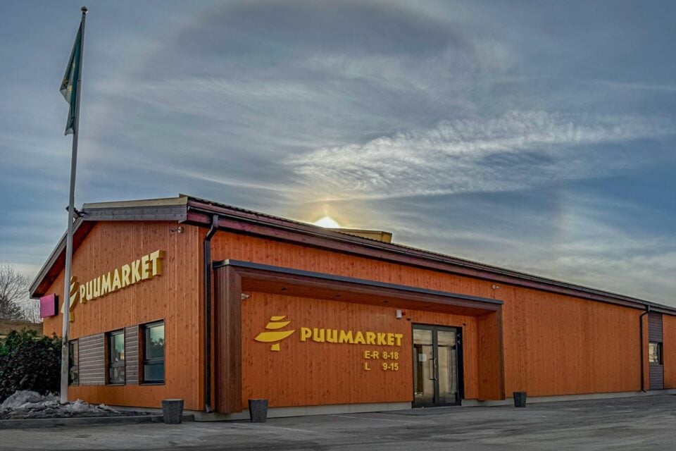 Puumarketi Männiku esinduse renoveerimistööd kestsid pool aastat ning kokku on nüüdseks Männikul asuva keskuse sise- ja väliala enam kui 15 000 ruutmeetrit.
