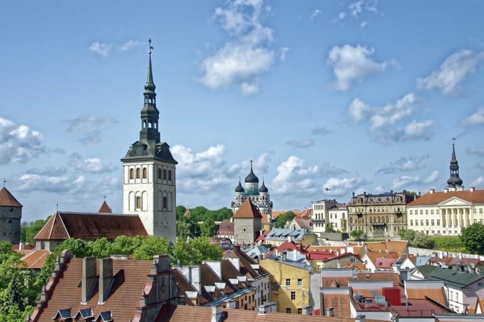 Kui 2004. aastal oli vaja vanalinna 50-ruutmeetrise korteri ostuks 20 aasta keskmist Eesti netopalka, siis nüüd saab vanalinnas korteri kätte 11 keskmise netoaastapalga eest.