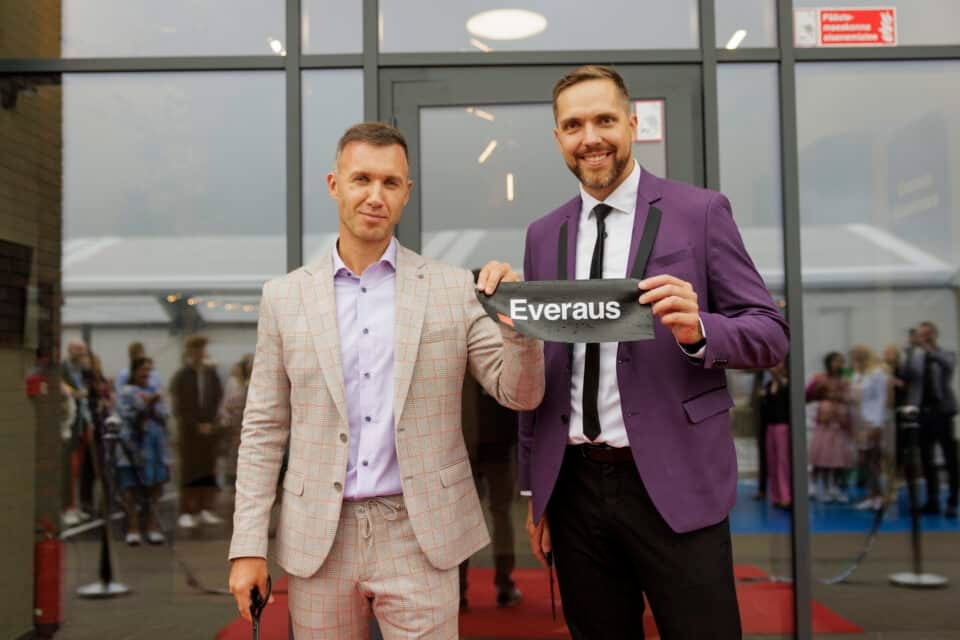 Everaus Kinnisvara juht Janar Muttik ja hoone ehitanud Nobe ehitusdirektor Priit Nigols.