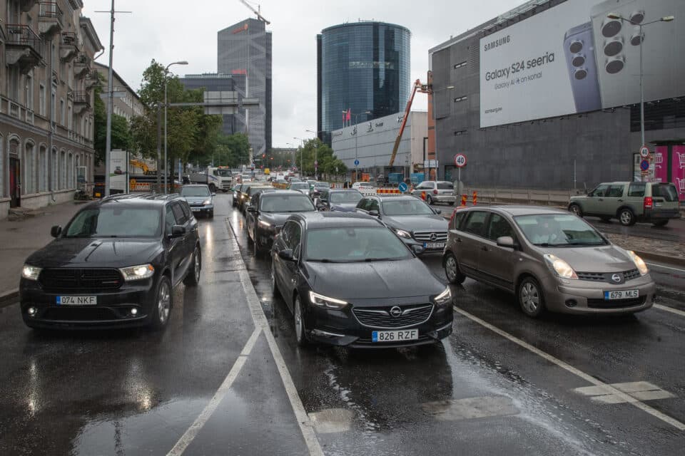 Liivalaia tänavale tulevad ümberehituse järgselt ühistranspordirajad koos trammi rööbasteega, samuti jalgratta- ja jalgteed.