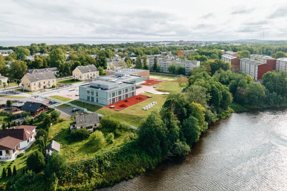 Sillamäe Vanalinna kool on teine Läti büroo Lauder Architectsi töö Eestis, mis on valmis ehitatud.
