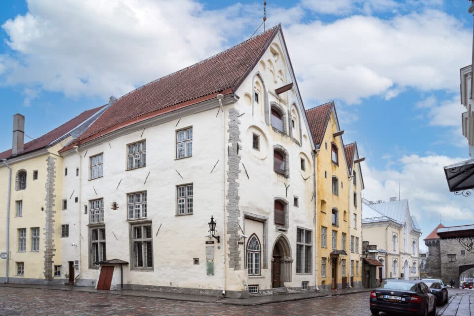 Kolm Õde.