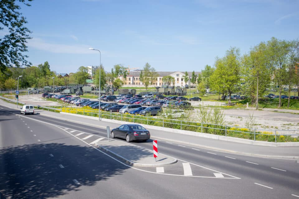 Vaade Kaitseväe Juhkentali linnakule Filtri tee poolt.