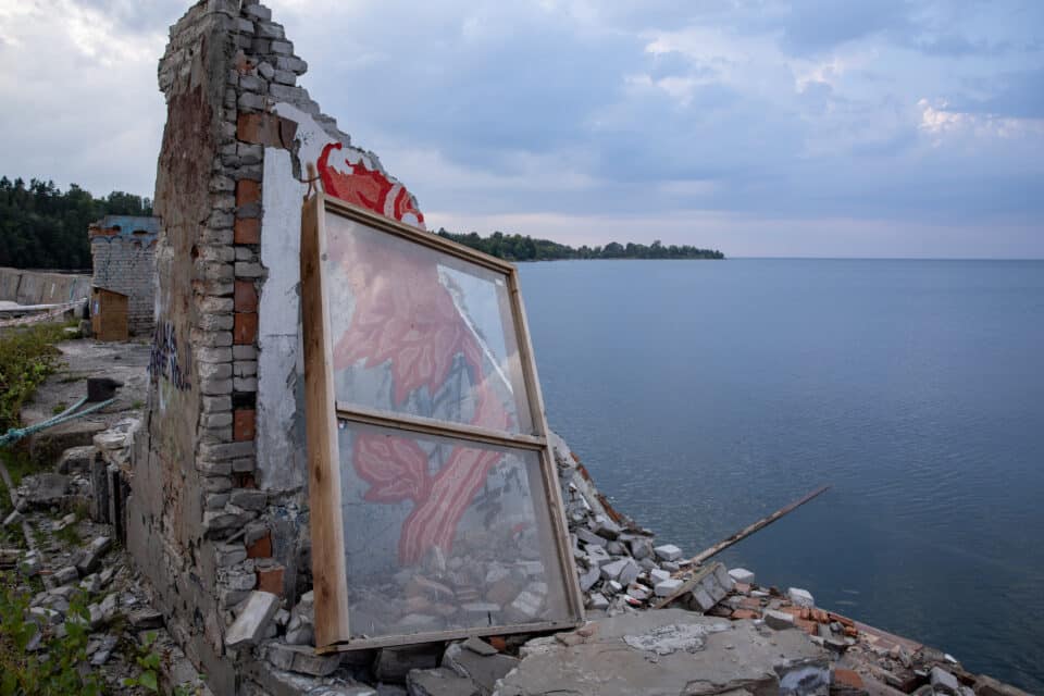 Mullu üks ootamatumaid juhtumeid oli TTJA ehitiste ohutuse eksperdi Urmo Karu hinnangul Hara sadama kailt merre varisenud hoone.