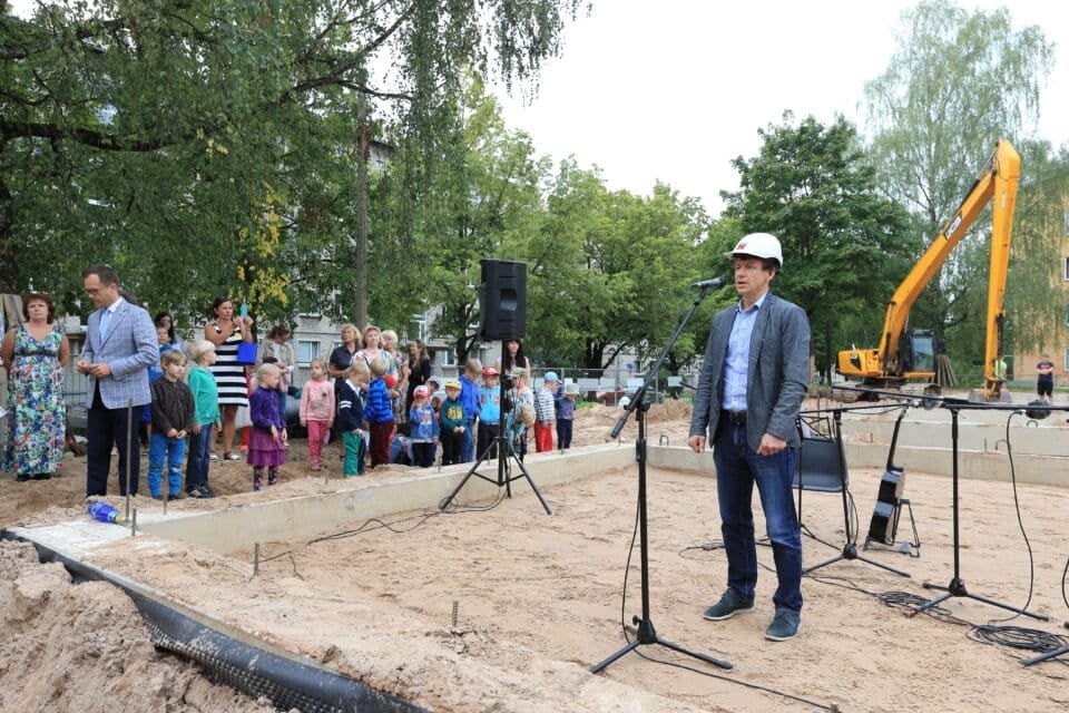 Priit Jaagant 2016. aastal Tartus lasteaed Naerumaa nurgakivi panekul.