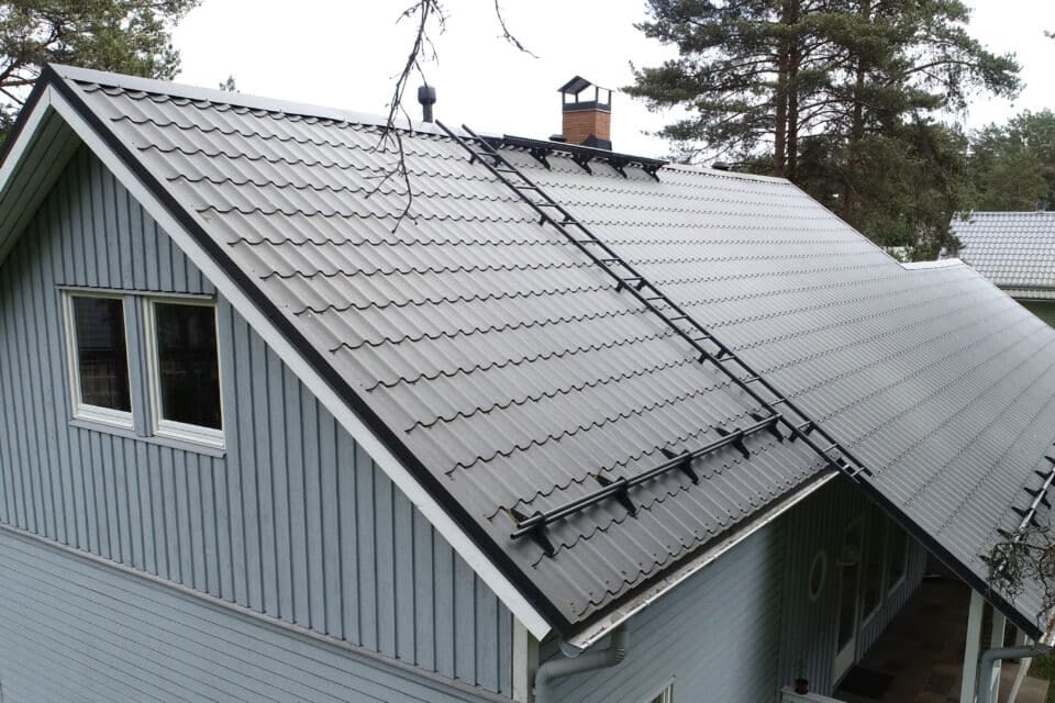 Kiviprofiil RR23 tumehall MattNova.