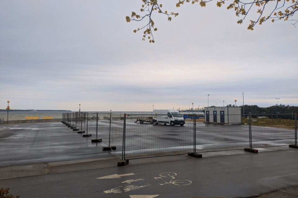 Ettevalmistustööd Stroomi rannahoone ehitamiseks.