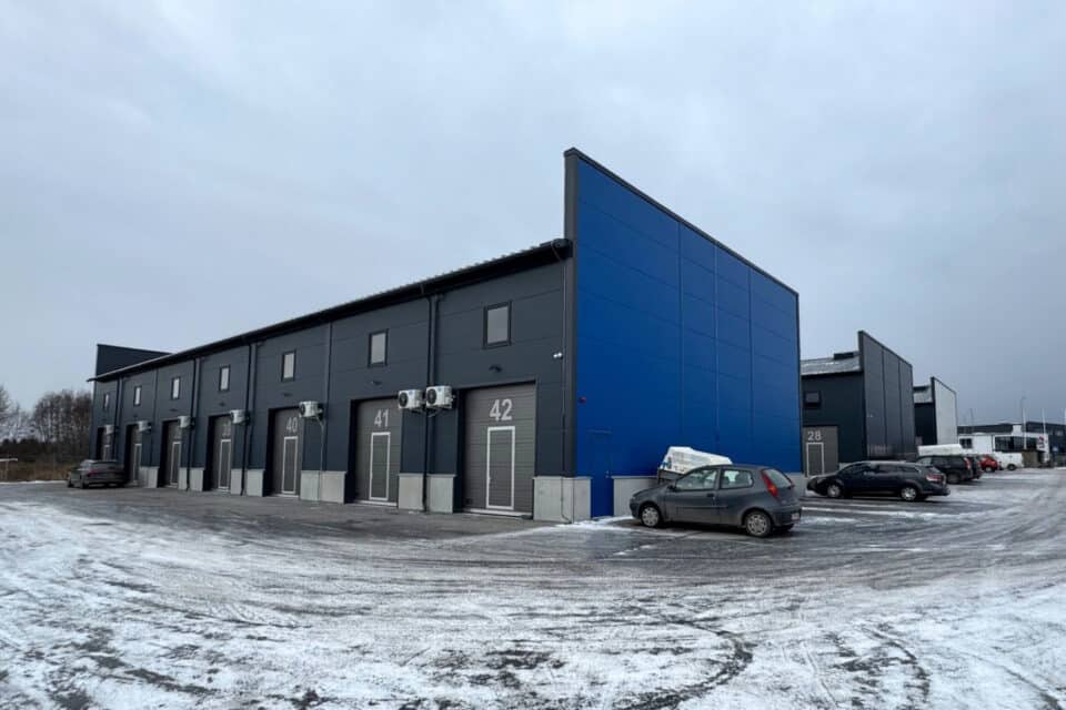 Viimane suurem Profituse projekt Eestis oli Everausi kampaania, millega kinnisvaraarendaja ostis möödunud aasta lõpus Estateguru laenude tasumisega hätta jäänud arendajalt äri- ja laopindade kompleksi.