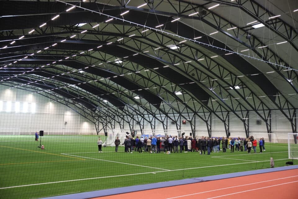 Viimsis avatud uus jalgpalli- ja kergejõustikuhall.