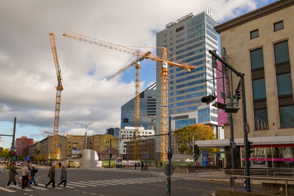 Ehitusplats Tartu mnt ja Laikmaa tänava nurgal.