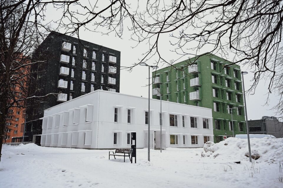 Mustamäel avati 10,6 miljonit eurot maksnud teenusmaja.