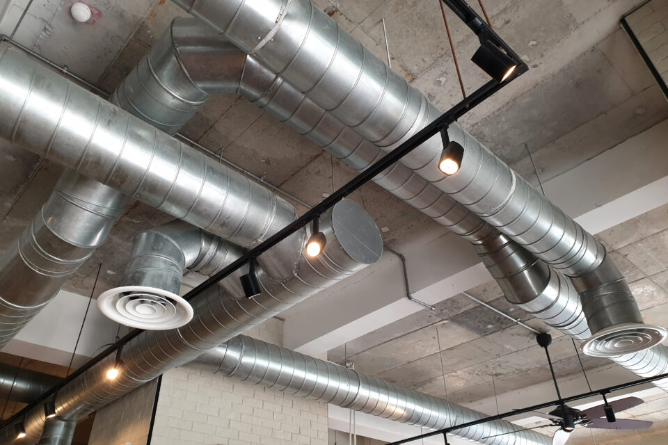 Ventilatsioonisüsteemid on ÜK koolides vananenud, osades Eesti koolides täiesti puudu.