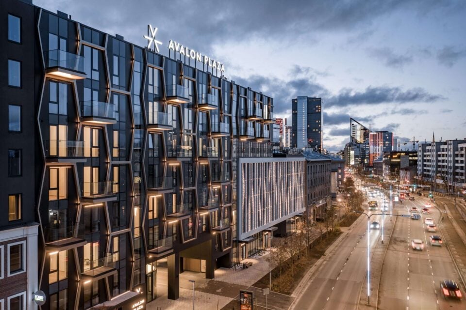 Avalon Plaza Tartu maanteel.
