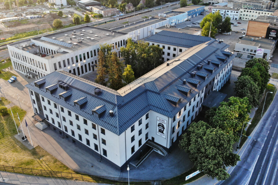 Endine Tallinna Ehituskool , millest sai tehnoloogiakolledži Techno TLN Järve õppelinnak.