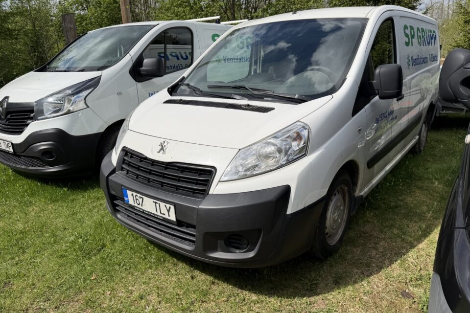 Müügis on nii ettevõtte autod kui ventilatsiooniehituse tarvikud.