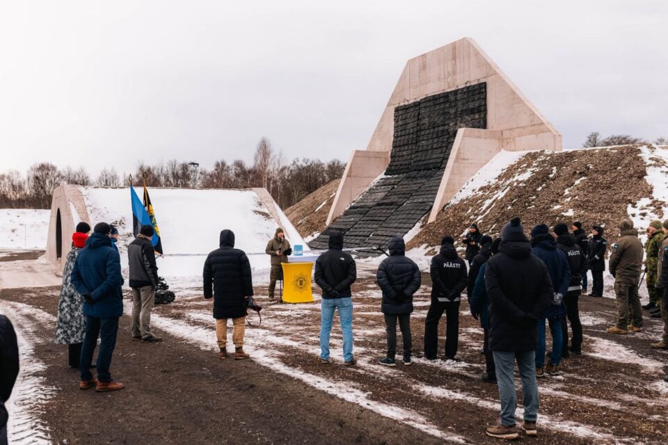 Ettevõtte esindaja sõnul on riigikaitselised hanked andnud suure osa käibest. Pildil päästjate lõhkamiskoht Saaremaal, mille Bauest mullu rajas.