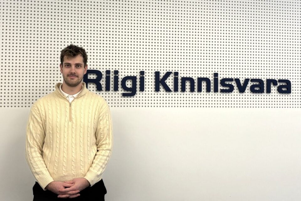 Eelmise aasta stipendiaat Ranar Pügi tutvustas jaanuaris Riigi Kinnisvara töötajatele oma magistritööd, milles ta prototüüpis ehitusaegse süsinikujalajälje arvutamist automatiseeriva andmehaldusrakenduse.