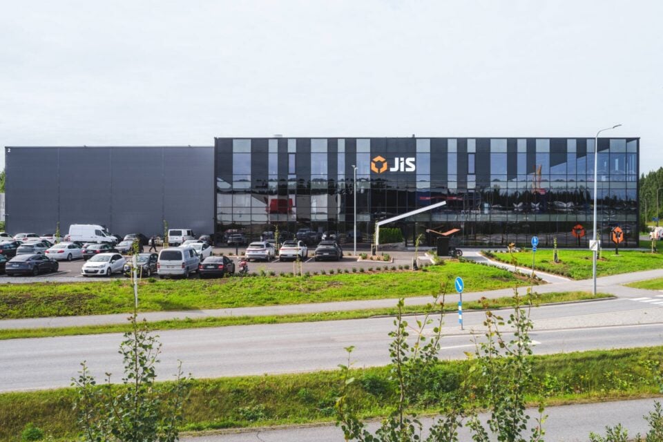 Soomes Pirkkalas asuv JIS Automationi büroo- ja tootmishoone.