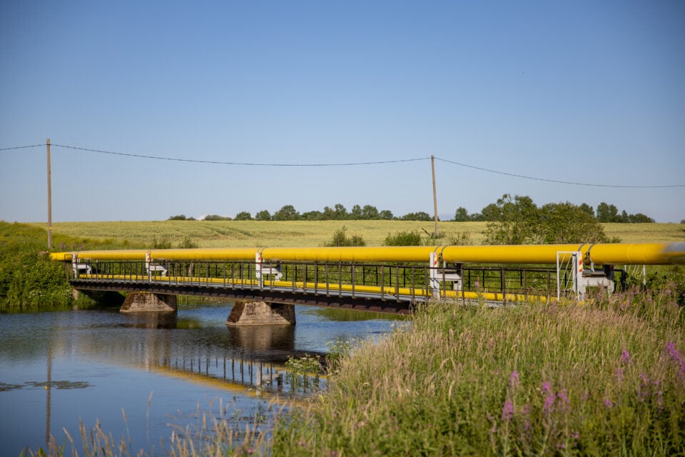 Gaasitoru. Torustik plaanitakse võimalikult suures ulatuses olemasolevasse elektri- ja gaasitaristu koridori.